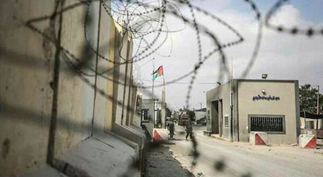 İsrail Gazze&#039;ye akaryakıt girişini yasakladı