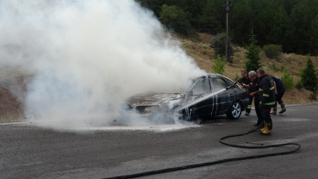 LPG&#039;li otomobil alev alev yandı