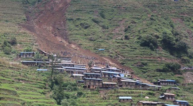 Nepal’de sel ve toprak kaymaları 16 kişinin ölümüne neden oldu