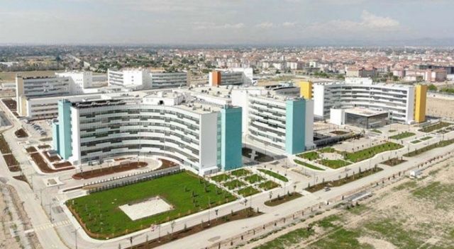 Sağlık Bakanı Koca: Konya Şehir Hastanesi tüm branşlarda hasta kabulüne ay sonunda başlayacak