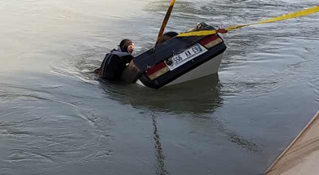 Şanlıurfa&#039;da sulama kanalına otomobil devrildi: 2 ölü