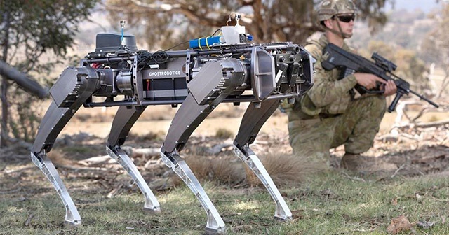 ABD ordusu üs güvenliği için &quot;robot köpekleri&quot; test etti