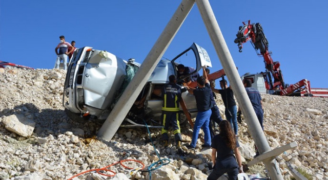Antalya&#039;da feci kaza: 1 ölü, 2 yaralı