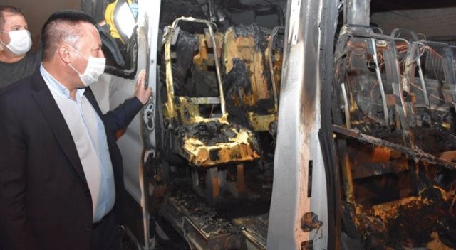 Bağlar Belediyesi yine terörün hedefinde: Temizlik aracından sonra bu kez servis aracı yakıldı