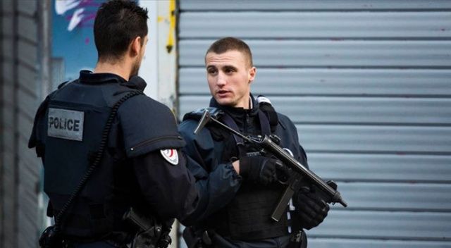 Charlie Hebdo’nun eski binasının bulunduğu bölgede bıçaklı saldırı: 4 yaralı