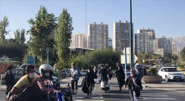 İran&#039;da Kovid-19&#039;daki artış nedeniyle hastanelerde yer kalmadı