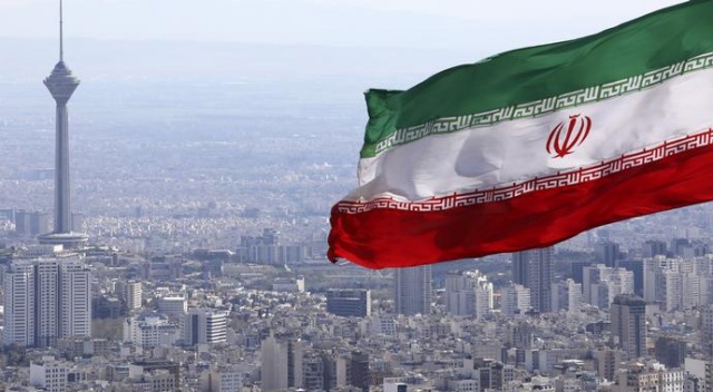 İran, Ermenistan’a gönderilen kamyonların geçişini durdurdu