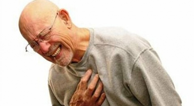 Kovid-19&#039;dan en çok kalp damar hastalığı olan 65 yaş üstü erişkinler etkilendi