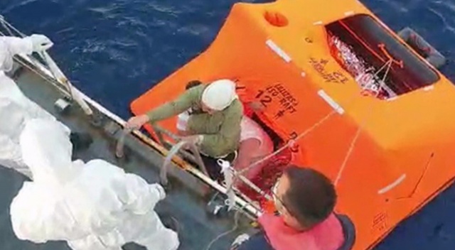 Yunan sahil güvenliği göçmenleri yine Türk karasularına bıraktı