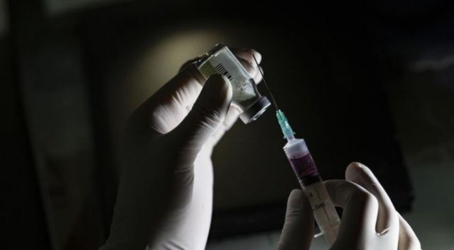 AB Covid-19 aşısı için yeni sözleşme imzaladı
