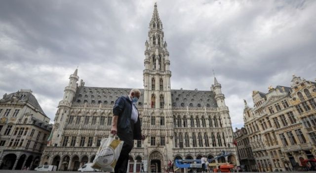 Belçika’da kısmi sokağa çıkma yasağı ilan edildi