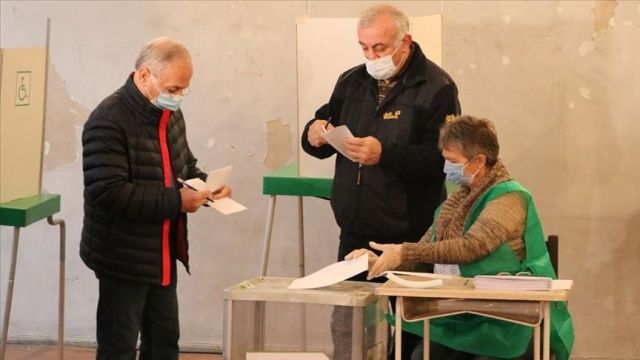 Gürcistan&#039;daki genel seçimlerde oy verme işlemi sona erdi