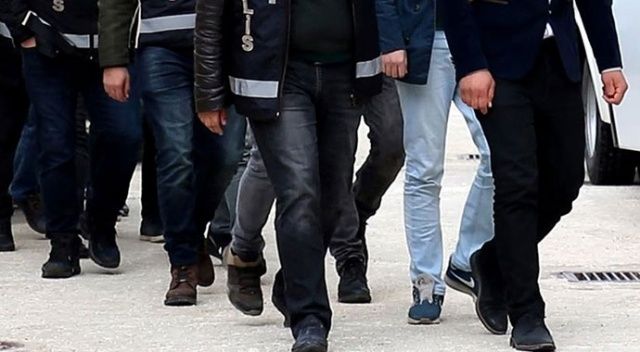 İzmir&#039;de FETÖ&#039;nün hücre evlerine yönelik operasyonda 23 şüpheli gözaltına alındı