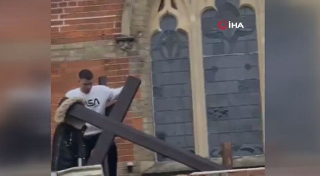 Londra’da kiliseye saldırı