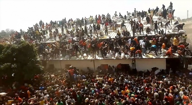 Nijerya’da halk yardım kuruluşunun deposunu yağmaladı