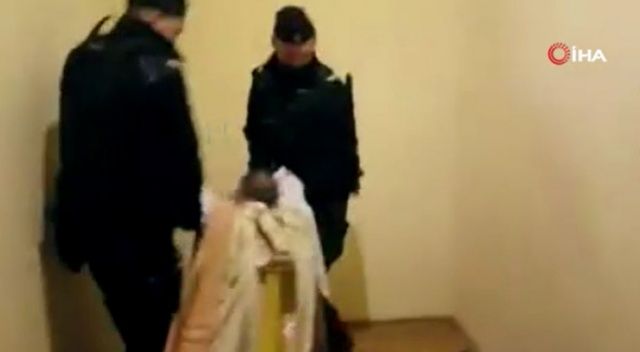 Polonya polisi ayini kesip papazı gözaltına aldı