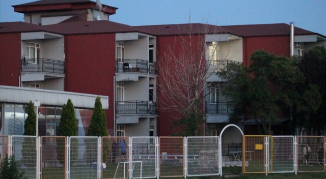 10 futbolcusu Covid-19&#039;a yakalanan Kocaelispor tesislerini kapattı