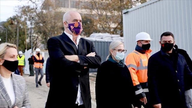 Arnavutluk Başbakanı Rama&#039;dan Türkiye tarafından inşa edilecek deprem konutlarına övgü