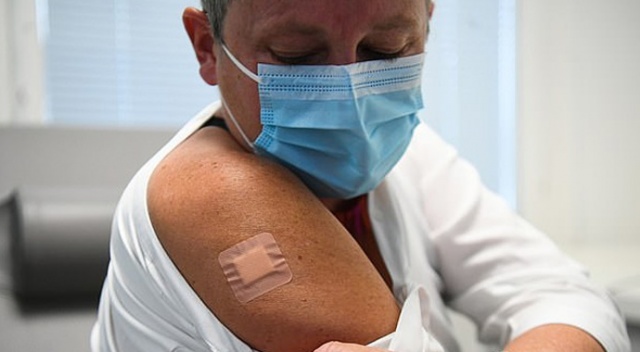 Bilim adamları uyardı: Aşı koronavirüsü hemen bitirmeyecek