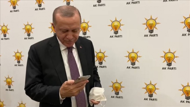 Cumhurbaşkanı Erdoğan, İzmir depreminin simge isimlerinden Ayda ile telefonda görüştü