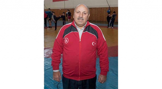 Güreş milli takım antrenörü Reşit Karabacak Covid-19&#039;a yenildi