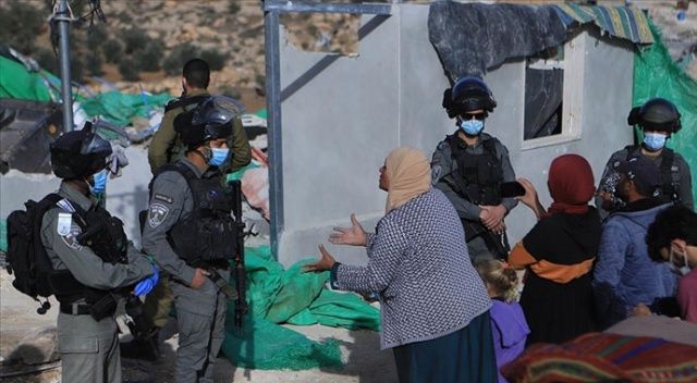 İsrail güçleri Batı Şeria&#039;da 4 Filistinli aileyi evsiz bıraktı