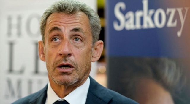 Sarkozy&#039;nin on yıl hapsi isteniyor