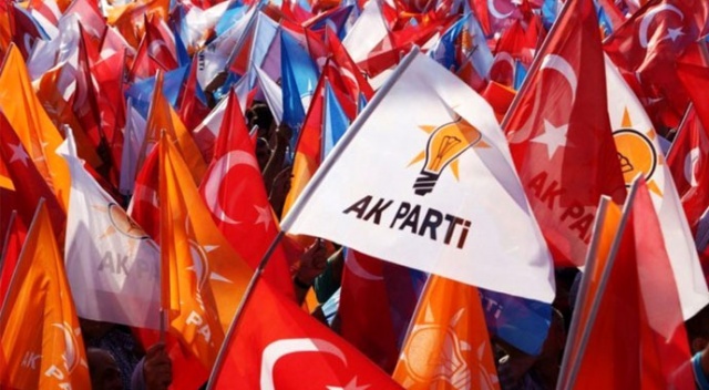 AK Parti, il kongrelerine Ocak’ta kaldığı yerden devam edecek