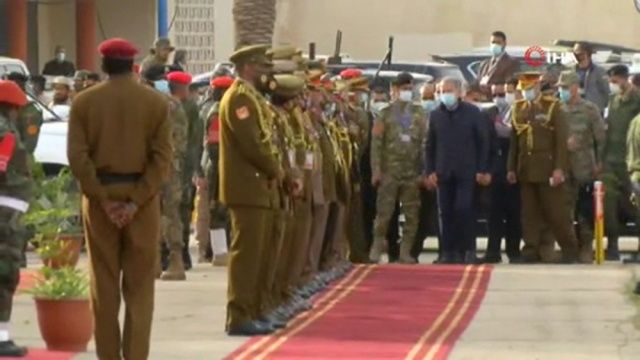 Bakan Akar, Libya’da askeri törene katıldı