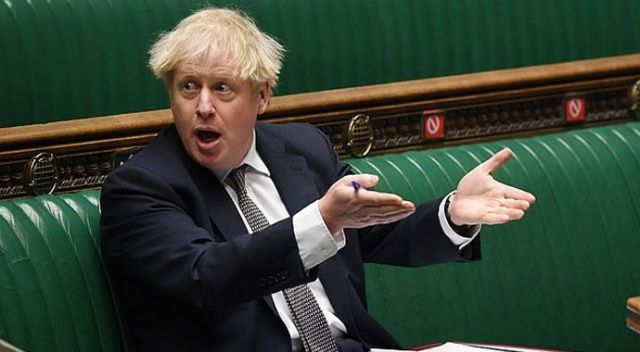 Boris Johnson dağınık saçlarından dolayı özür diledi