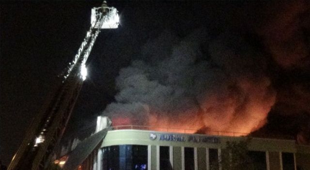 İzmir&#039;deki fabrika yangını kontrol altına alındı