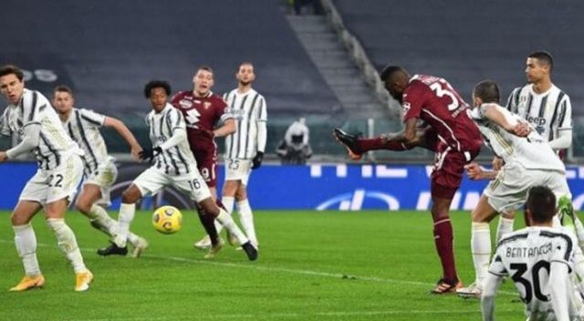 Juventus, derbide Torino&#039;yu geriden gelerek 2-1 mağlup etti