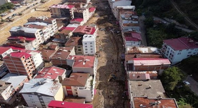 Sel felaketinden etkilenen Doğankent&#039;te riskli binalar yıkılıyor