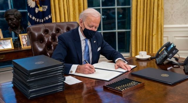 ABD Başkanı Biden Covid-19&#039;dan en fazla etkilenen kesimlere yönelik 2 kararname imzaladı