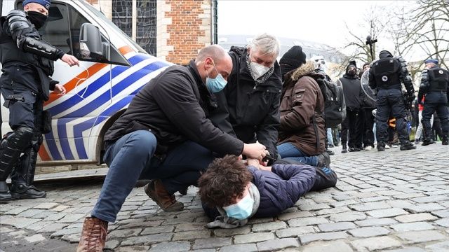 Brüksel&#039;de ırkçılık ve polis şiddetine karşı gösteri düzenlendi