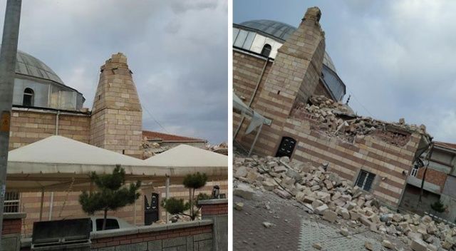 Cami minaresi şiddetli rüzgardan yıkıldı