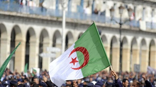 Cezayir&#039;in Fransa&#039;yı teröristlere fidye vermekle suçlaması, iki ülke ilişkilerinde tansiyonu yükseltti