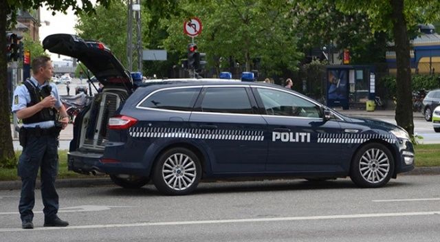 Danimarka’da Başbakan Frederiksen’in maketini yakan 3 kişi tutuklandı