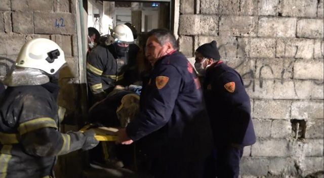 Gaziantep&#039;te metruk bina çöktü: 4 yaralı