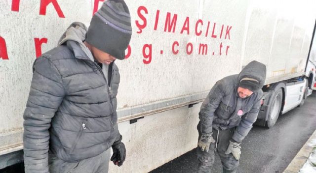 Göçmenler donmak üzereydi! Türk polisi kurtardı