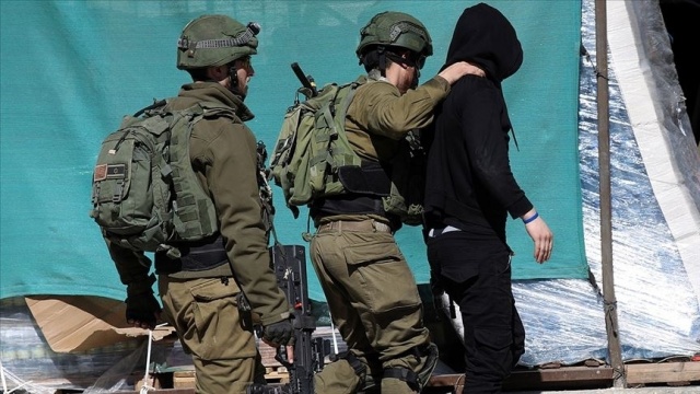 İsrail güçleri Batı Şeria’da 17 Filistinliyi gözaltına aldı