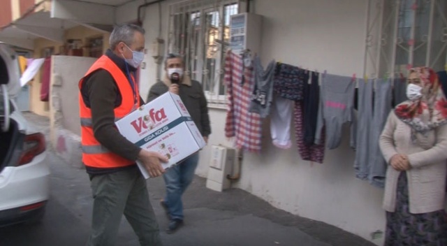 İstanbul Valiliğince ihtiyaç sahiplerine gıda kolisi dağıtıldı