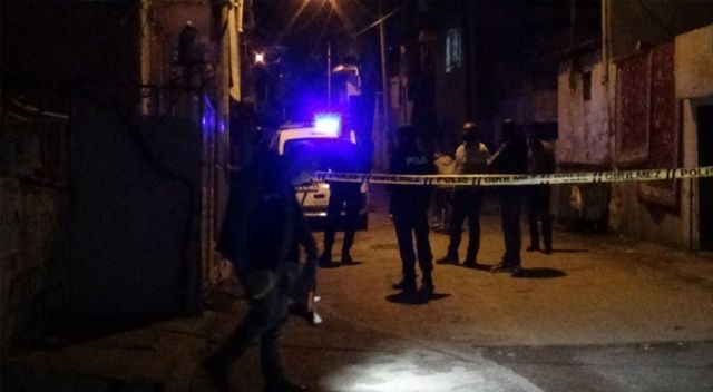 İzmir&#039;de sokakta açılan ateş sonucu 1&#039;i ağır 2 çocuk yaralandı