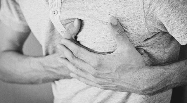 Karaciğer yağlanması kalp krizi riskini artırıyor