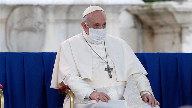 Katoliklerin ruhani lideri Papa Franciscus&#039;a Kovid-19 aşısı yapıldı