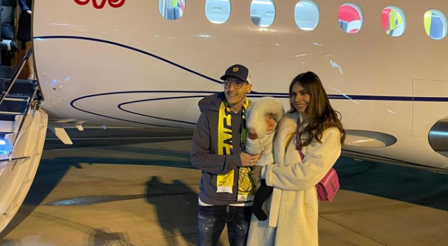 Mesut Özil uçağa bindi, sosyal medya sallandı