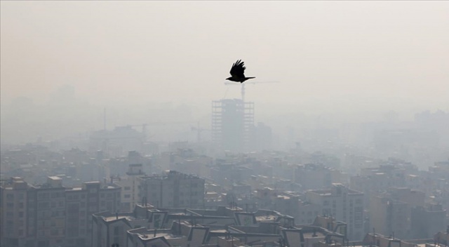 Tahran’da hava kirliliği &quot;kırmızı alarm&quot; seviyesinde