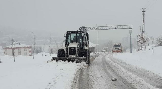 Tunceli’de kar 144 köy yolunu ulaşıma kapattı