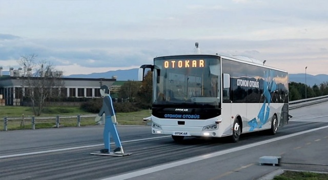 Türkiye&#039;nin sürücüsüz  otobüsü testleri geçti