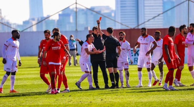 Ümraniyesporlu futbolculardan fair-play örneği